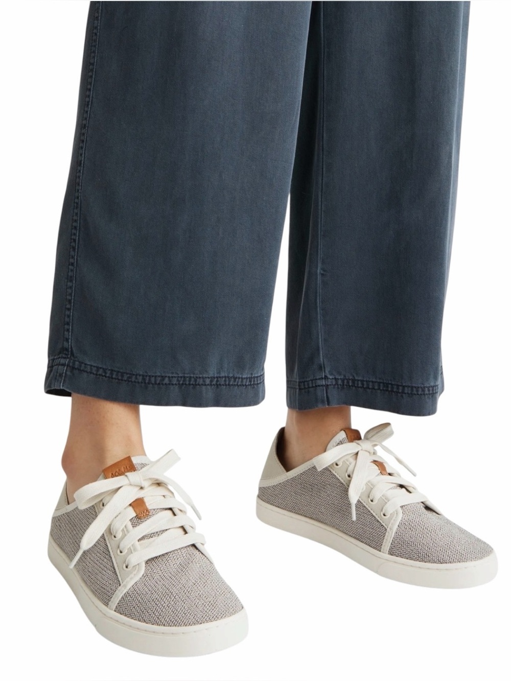 Olukai Pehuea Li Lace Up Convertible Sneakers in Tapa Tapa size 8 38